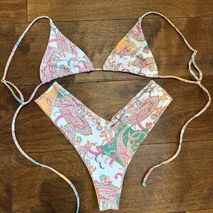 Skatie Paisley Bikini in Multicolor